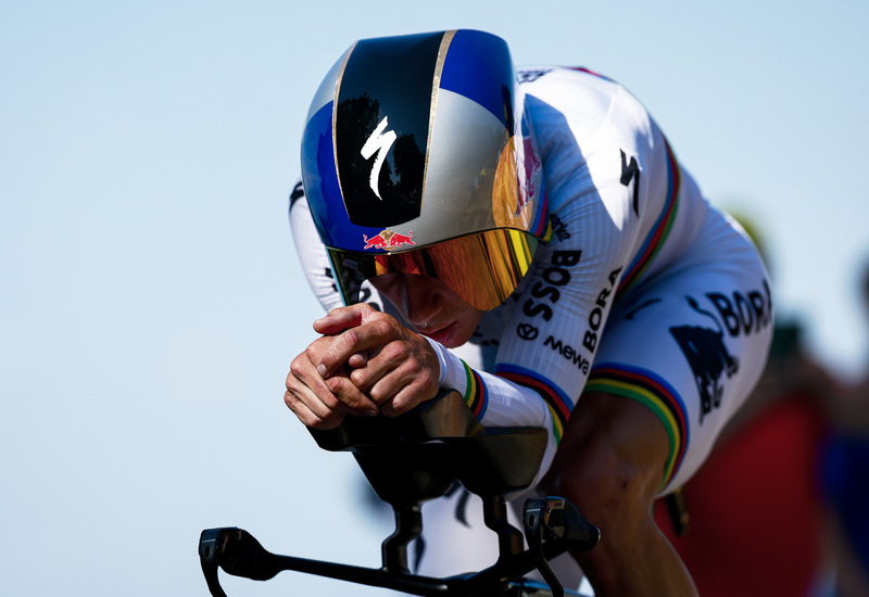 Tour, Etapa 16: Evenepoel logra una doble victoria al dominar la contrarreloj.
