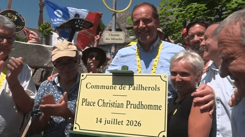 Prudhomme responde a la polémica del hotel: "En el Tour, todos los equipos reciben el mismo trato".