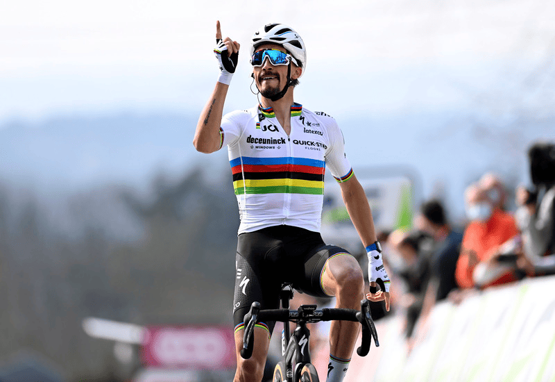 Julian Alaphilippe, a magician capable of exceeding the sum of his watts