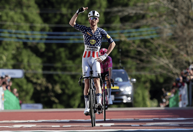 Japan Cup, Quinn Simmons beffa Ben Healy in volata