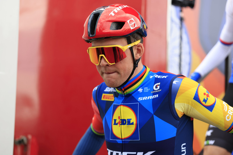 Pedersen pardoned: cautioned but not relegated for the deflection at the intermediate sprint