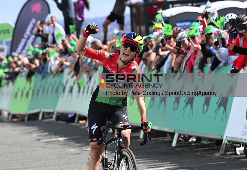 Le Court-Pienaar unleashes victory and leader's jersey at Britain