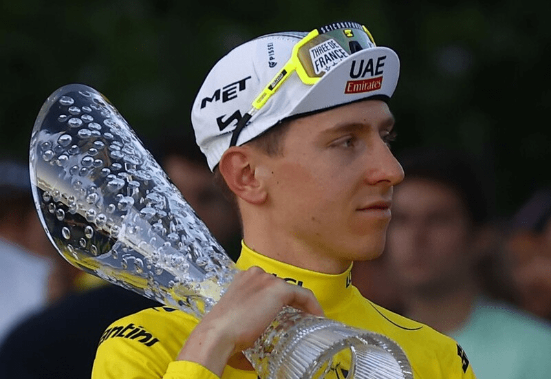 Pogačar relinquishes the yellow jersey to the breakaway: "When we started, I had a crippling headache."