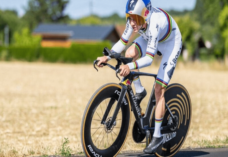 Chrono des Nations, Evenepoel cierra la temporada con una victoria