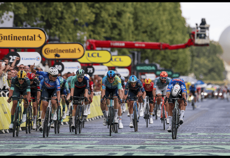 Tour de France: Van der Poel's masterpiece in Paris