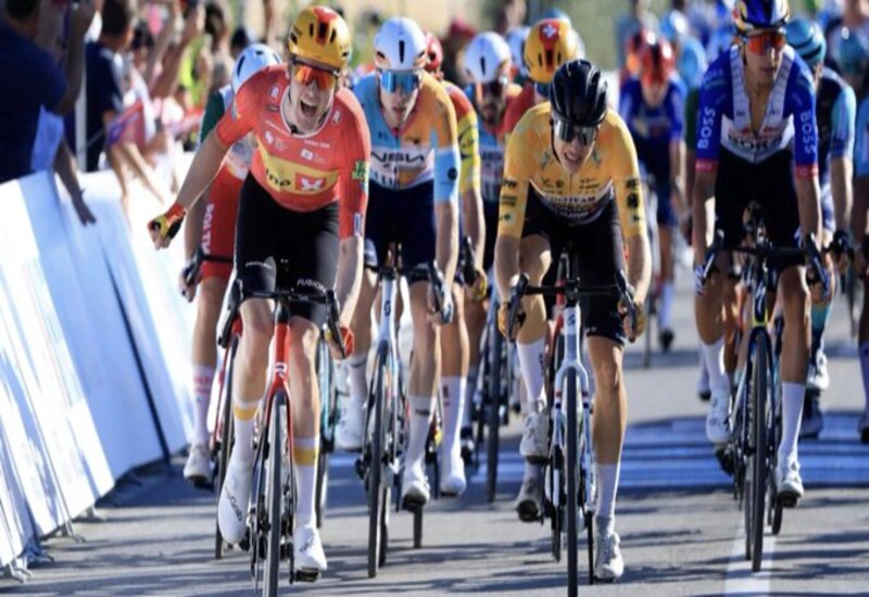 CRO Race, Stage 2: Bévort surprises everyone with his first pro victory in a sprint finish.