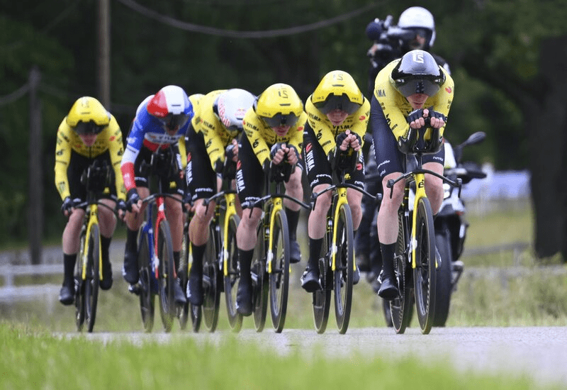 Auvergne Rhône-Alpes: Team Visma wins the team time trial